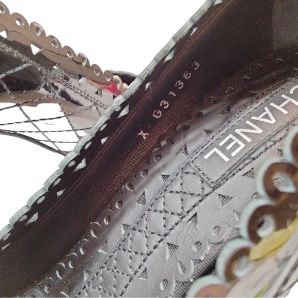 CHANEL  Black Patent Leather CC Logo Heels IT36 - Picture 6 of 10